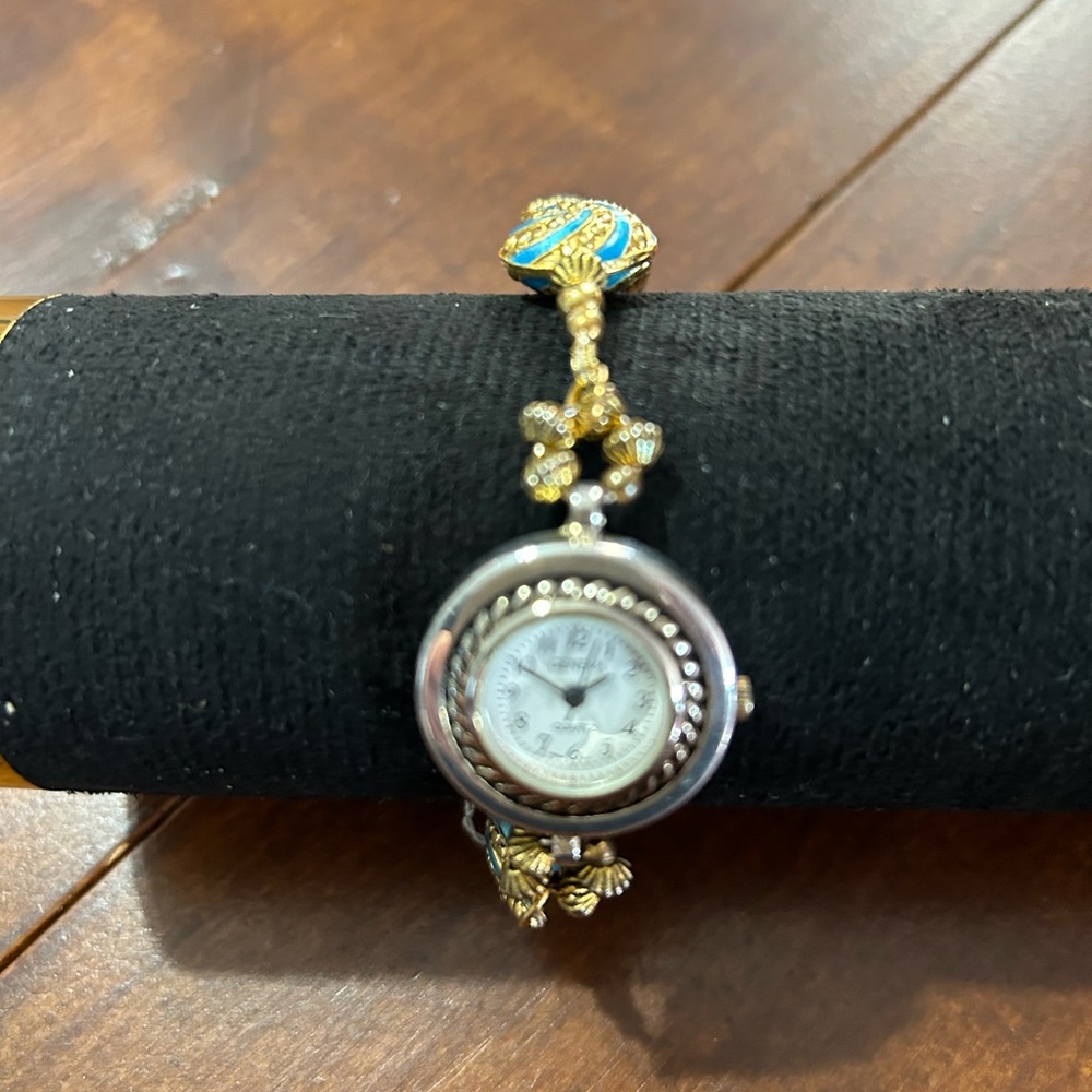 Women’s handcrafted new watch